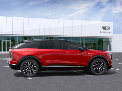 New 2026 Cadillac Optiq Sport 2 image 5