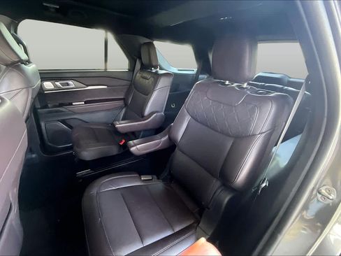 Used 2025 Ford Explorer Platinum w/ Ultimate Package RWD image 21