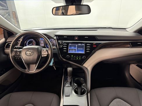 Used 2019 Toyota Camry FWD image 24