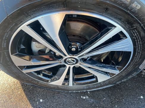 Certified 2022 Nissan Sentra SV image 42