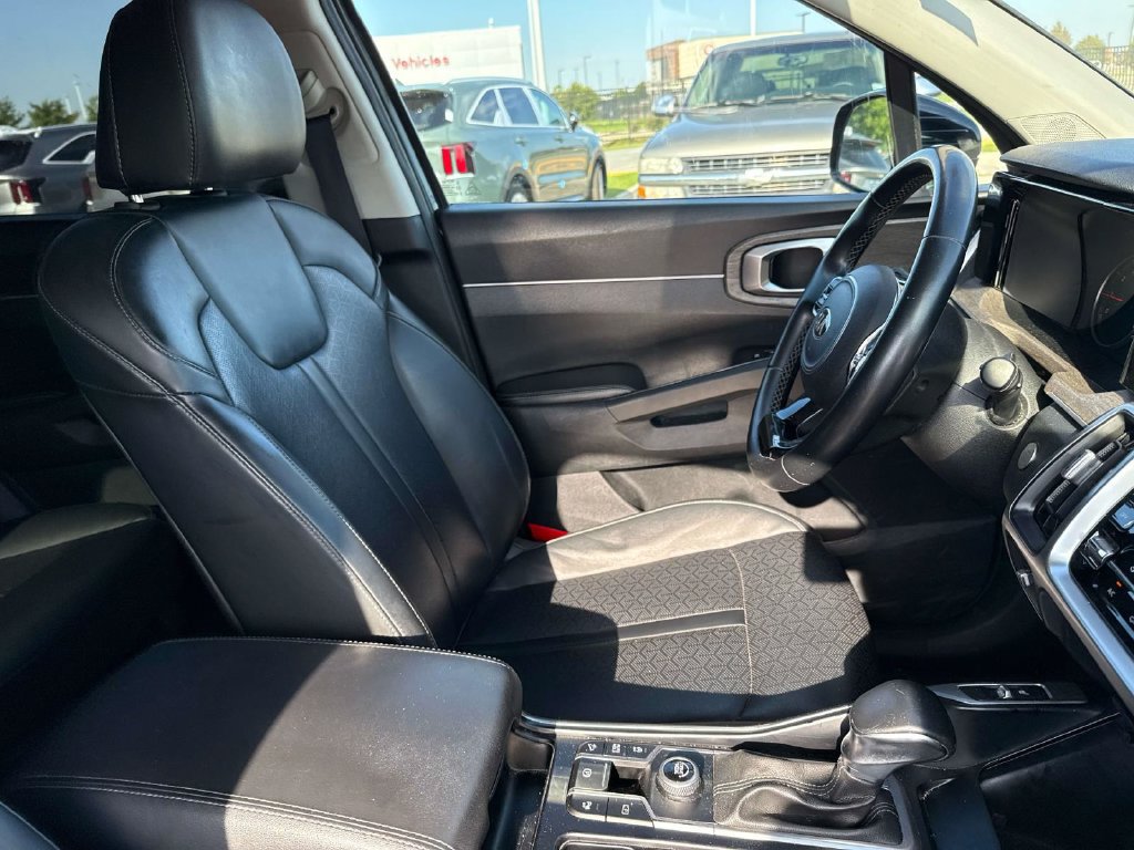 Used 2021 Kia Sorento EX FWD image 11
