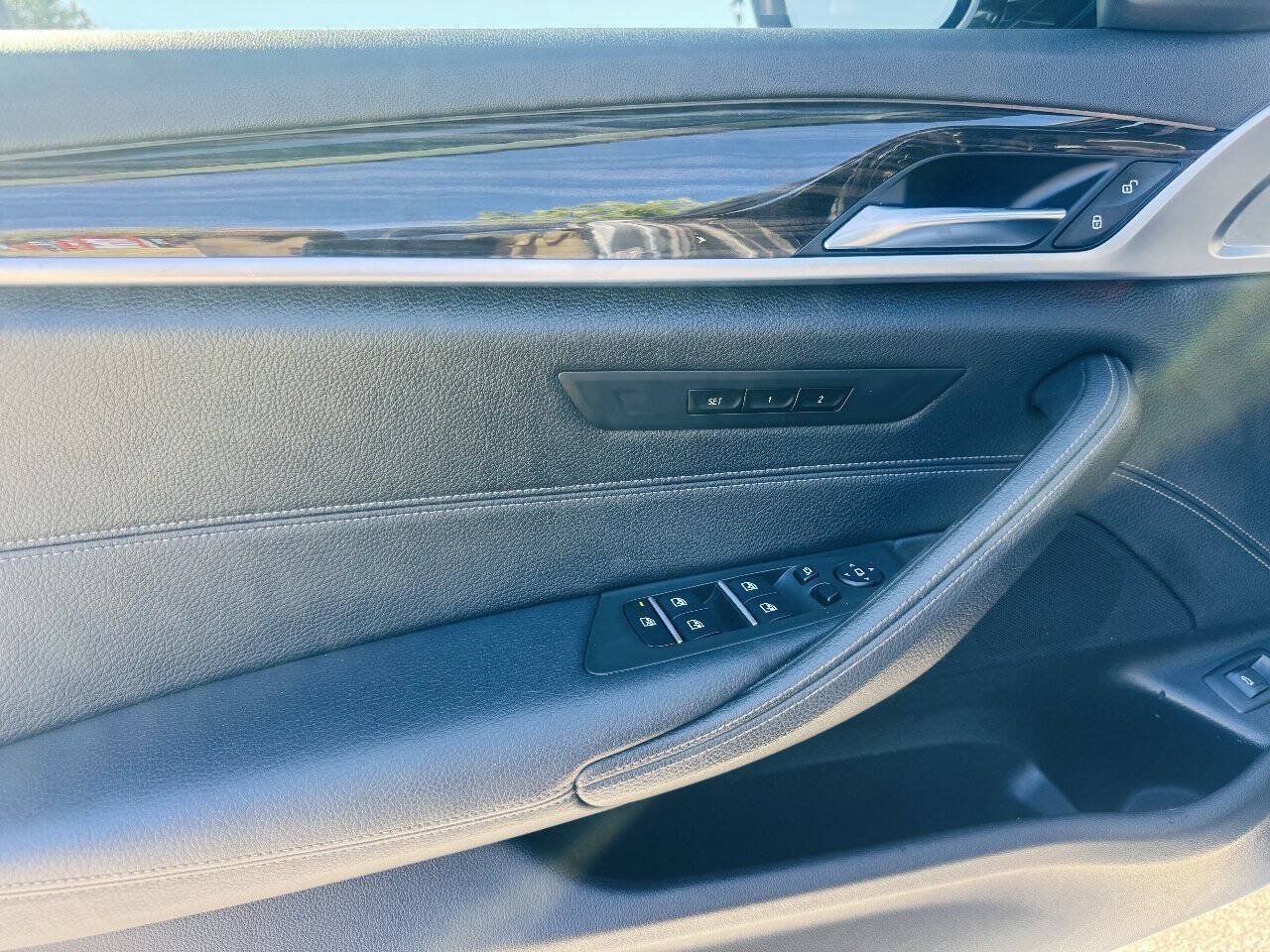 Used 2019 BMW 530i w/ Convenience Package RWD image 13