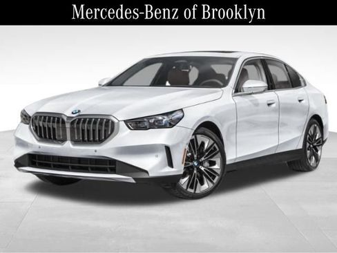 Used 2025 BMW 540i xDrive w/ Premium Package AWD/4WD image 1