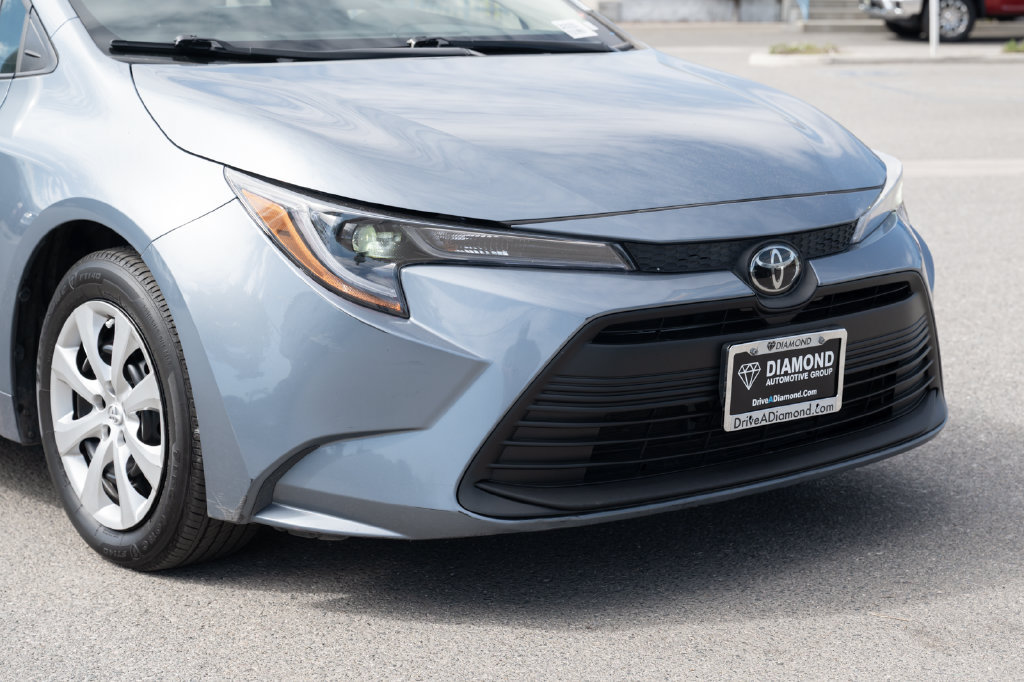 Used 2025 Toyota Corolla LE FWD image 9