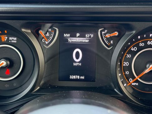 Used 2025 Jeep Gladiator Sport AWD/4WD image 22