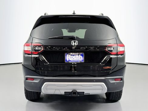 Certified 2025 Honda Pilot TrailSport image 6