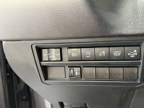Used 2022 Toyota Tundra SR5 w/ SR5 Convenience Package AWD/4WD image 25