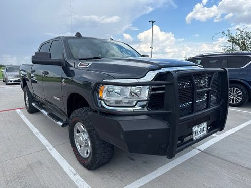 Used 2020 RAM 2500 Tradesman w/ Chrome Appearance Group AWD/4WD image 4