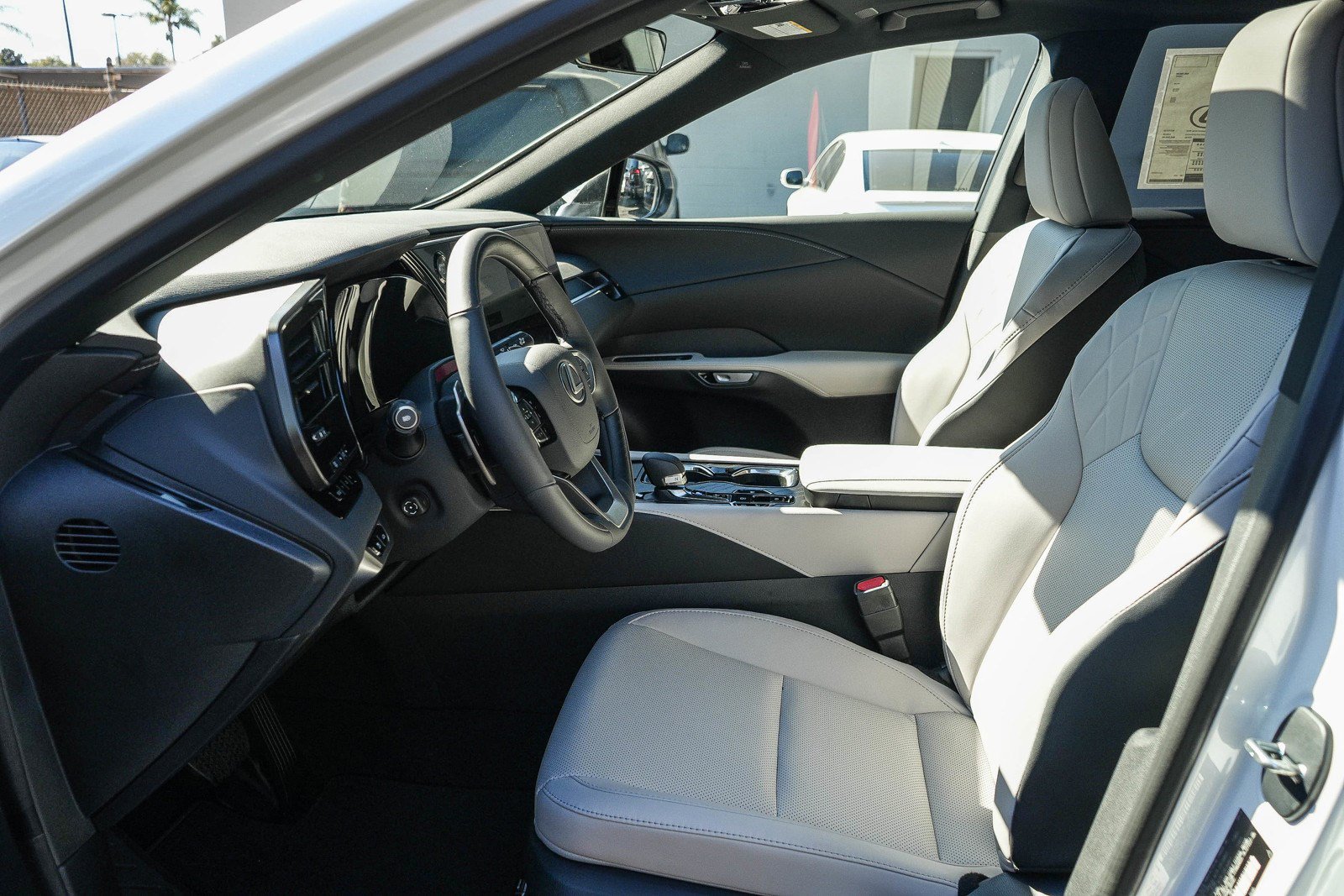 New 2026 Lexus RX 350h AWD/4WD image 17