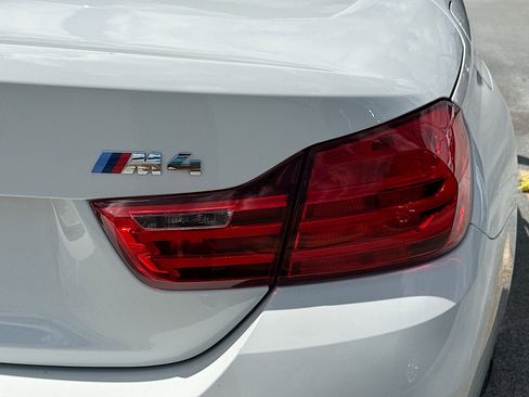 Used 2016 BMW M4 Convertible RWD image 32