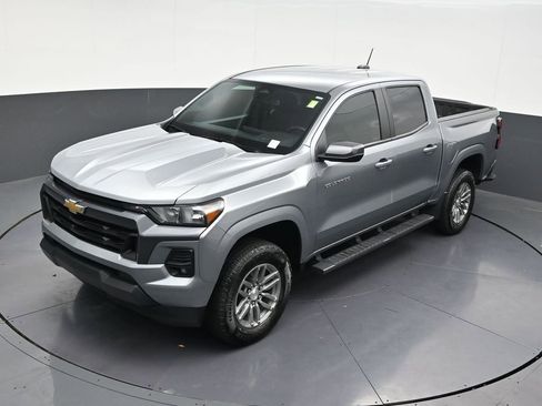 Used 2024 Chevrolet Colorado LT w/ LT Convenience Package RWD image 16