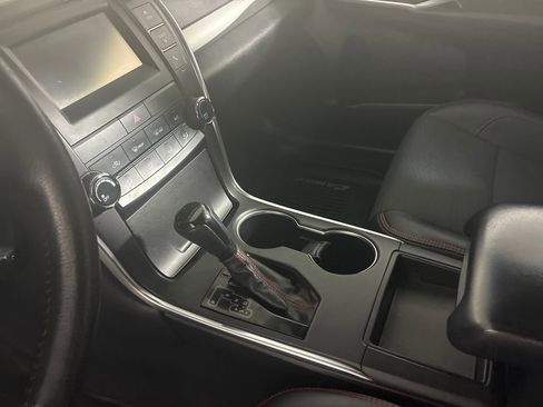 Used 2017 Toyota Camry SE image 20