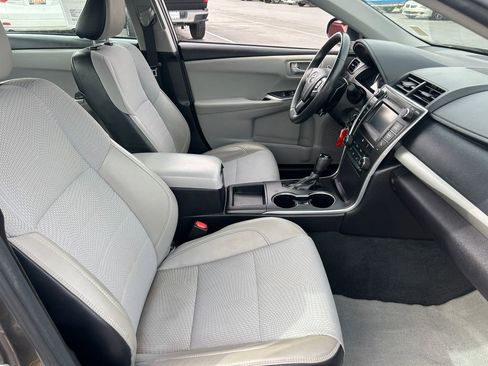 Used 2017 Toyota Camry SE image 31