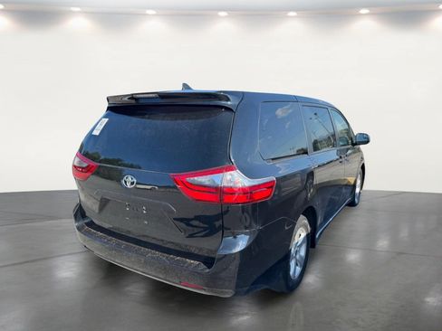 Used 2020 Toyota Sienna L FWD image 15