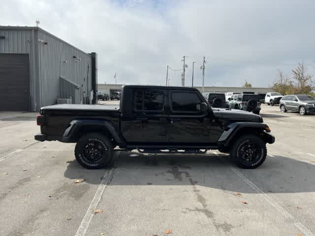 Used 2024 Jeep Gladiator Sport AWD/4WD image 9