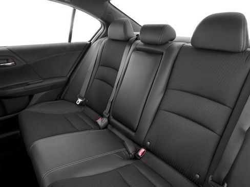 Used 2017 Honda Accord Sport image 14