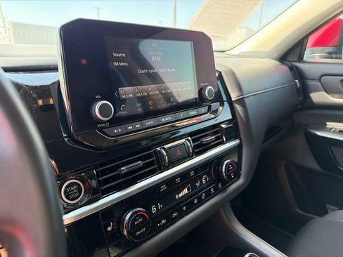 Used 2023 Nissan Pathfinder SV w/ Black Appearance Package AWD/4WD image 16