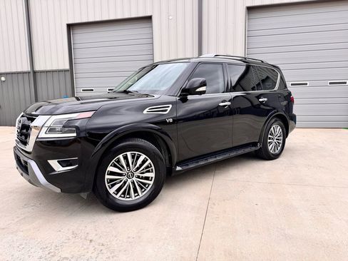 Used 2021 Nissan Armada SL image 2