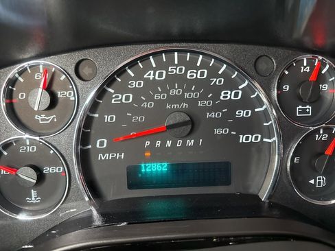 Used 2024 Chevrolet Express 2500 Work Van w/ Driver Convenience Package image 19