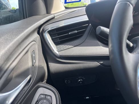 Used 2025 Buick Encore GX Preferred FWD image 33