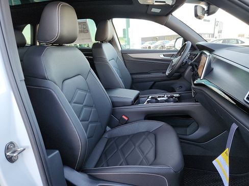 New 2026 Volkswagen Atlas Cross Sport SE image 15