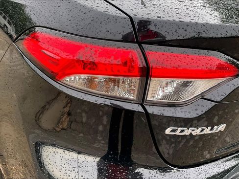 Used 2024 Toyota Corolla LE FWD image 28