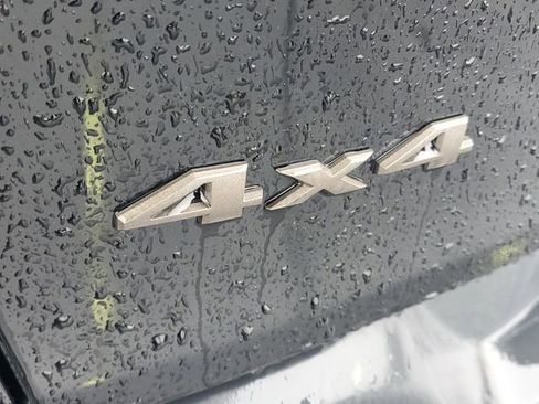 Used 2017 Jeep Cherokee Latitude w/ Cold Weather Group image 6