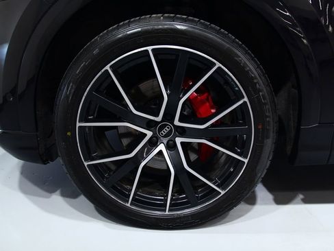 Used 2021 Audi Q8 Premium Plus w/ Premium Plus Package image 19