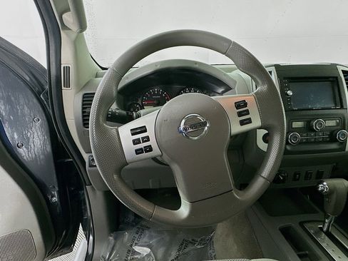 Used 2013 Nissan Frontier SV w/ SV Value Truck Pkg image 15