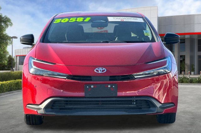 Certified 2025 Toyota Prius LE FWD image 11