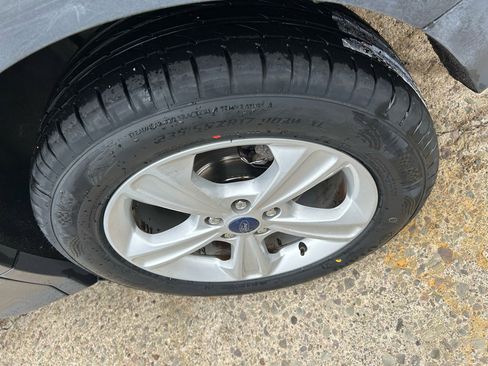 Used 2015 Ford Escape SE w/ Equipment Group 201A image 10