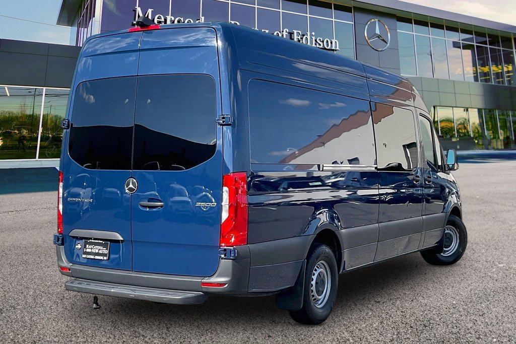 Used 2024 Mercedes-Benz Sprinter 2500 image 10