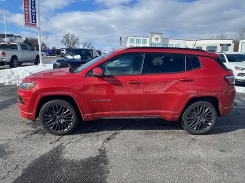 Used 2022 Jeep Compass Limited image 3