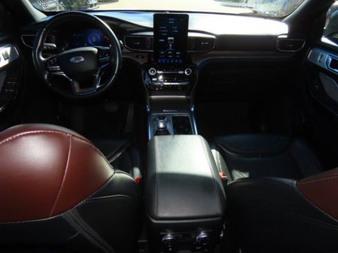 Used 2021 Ford Explorer Platinum w/ Equipment Group 601A image 23