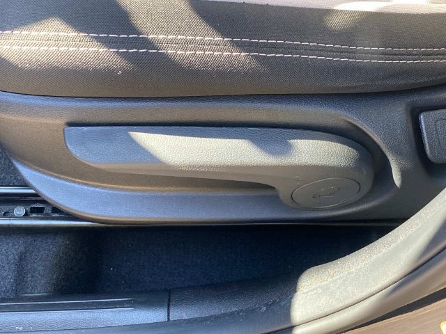 Used 2024 Hyundai Venue SEL FWD image 14
