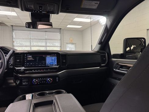 Used 2026 GMC Sierra 3500 SLE w/ Preferred Package image 23