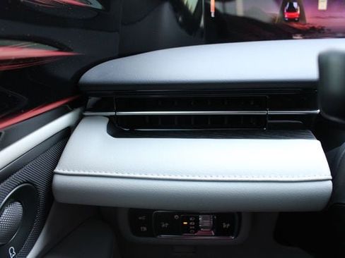 New 2026 Lincoln Nautilus Reserve AWD/4WD image 38