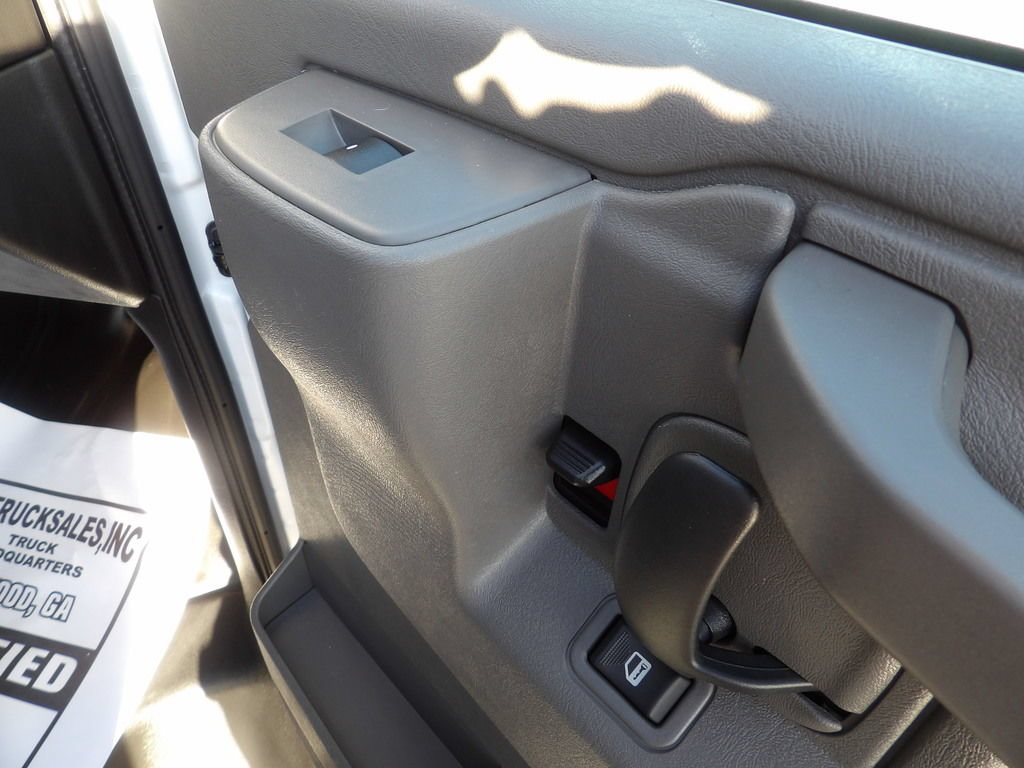 Used 2025 GMC Savana 2500 w/ Driver Convenience Package RWD image 33