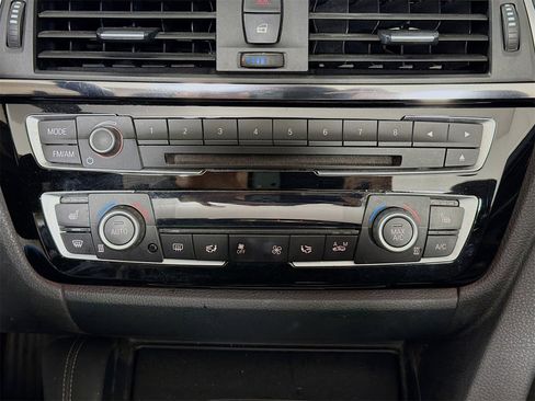 Used 2020 BMW M4 Convertible image 19