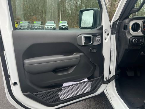 New 2026 Jeep Gladiator Sport image 15