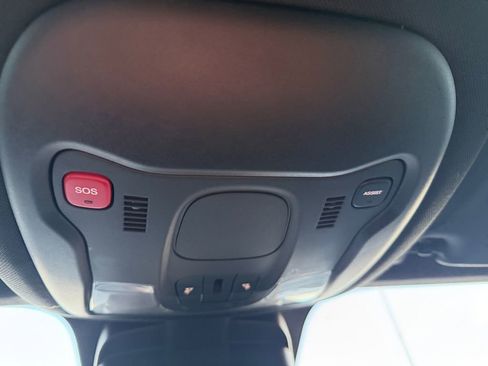 Used 2022 Jeep Renegade Altitude image 21