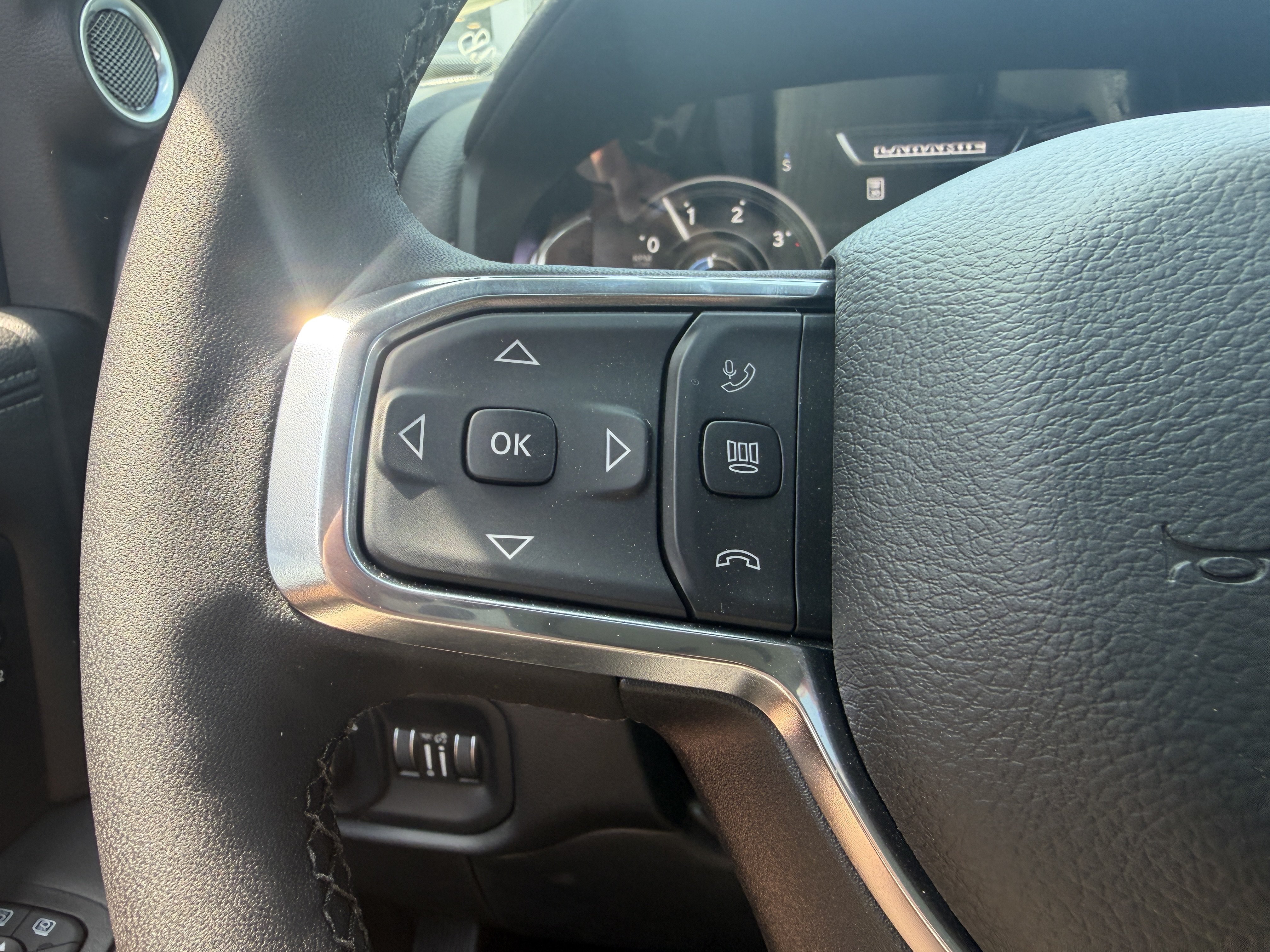 New 2026 RAM 3500 Laramie AWD/4WD image 40