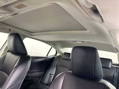 Used 2020 Lexus ES 350 w/ Premium Package image 12