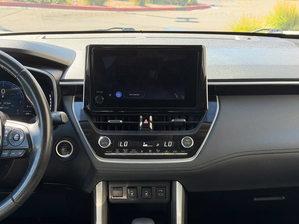 Used 2023 Toyota Corolla Cross XLE w/ Convenience Package FWD image 16