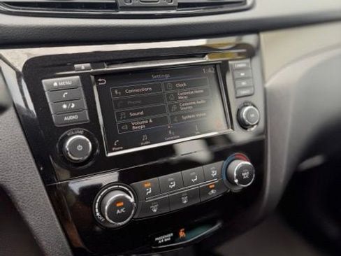 Used 2019 Nissan Rogue Sport S AWD/4WD image 13