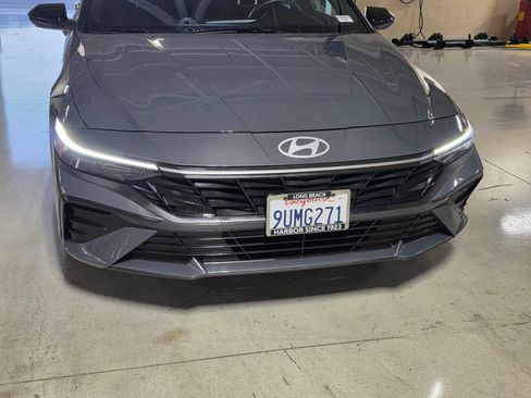 Certified 2025 Hyundai Elantra Sport FWD image 9