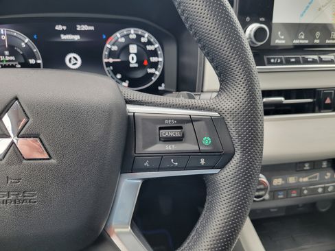Used 2024 Mitsubishi Outlander SEL AWD/4WD image 27