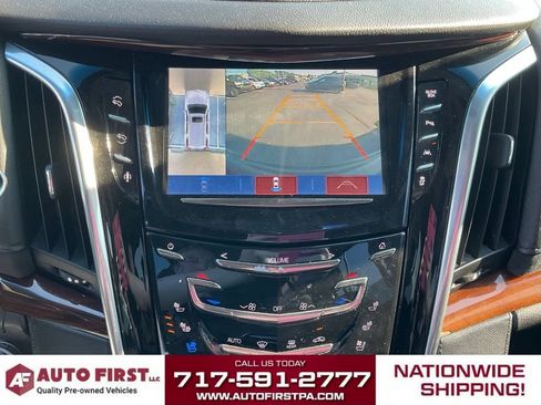 Used 2018 Cadillac Escalade ESV Luxury AWD/4WD image 27