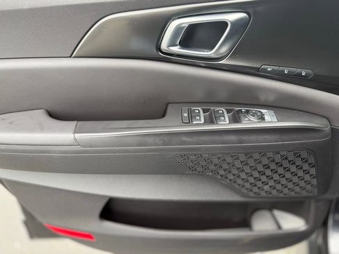 Used 2025 Kia Carnival SX image 14