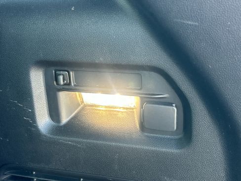 Used 2023 Ford Explorer XLT w/ Equipment Group 202A image 8